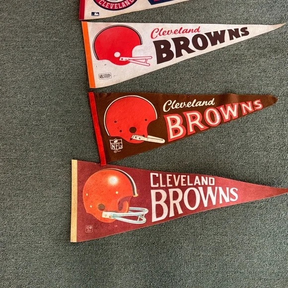 Vintage Sports Team Pennants - Picture 2 of 3